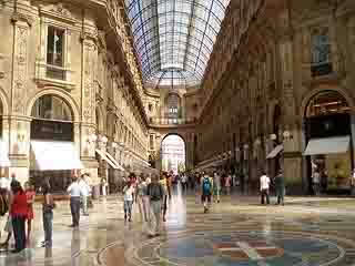  ミラノ:  Lombardia:  イタリア:  
 
 Galleria Vittorio Emanuele II